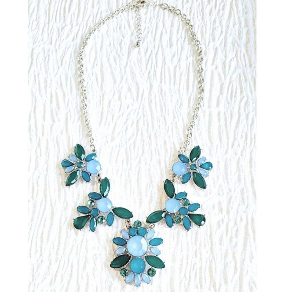 💞💗  Vintage Silver Teal & Aqua Blue Crystal Rhinestone Statement Necklace